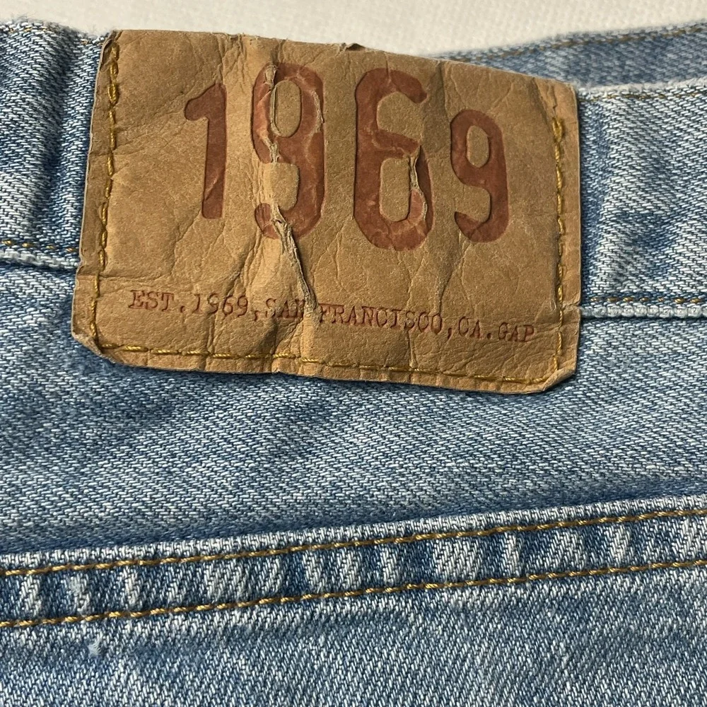Gap 1969 Jeans Mens 40x32 Easy Fit Light Wash Straight Leg Denim Relaxed Bootcut
